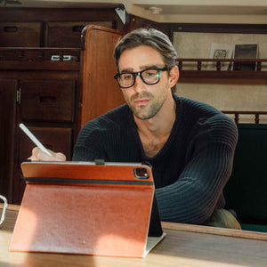 L&F Flo | EVinfinity Extended Vision Readers | Tortoise