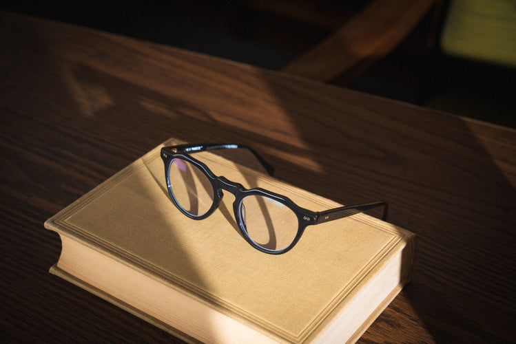 L&F Gibbs | EV20 Extended Vision Readers | Gloss Black