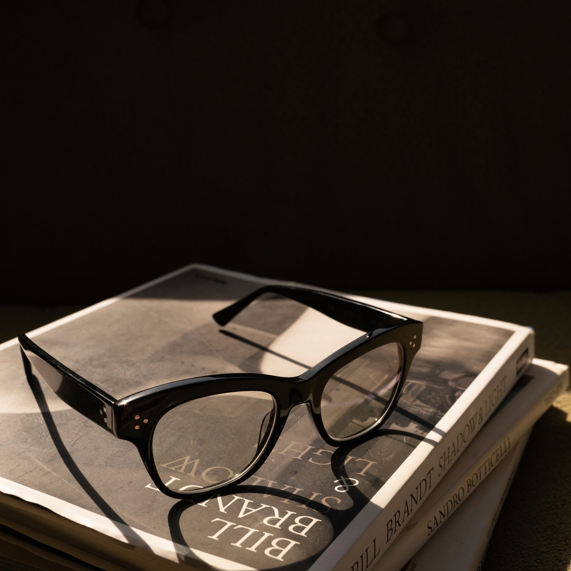 L&F &9 | Extended Vision™ Reading Glasses | Gloss Black